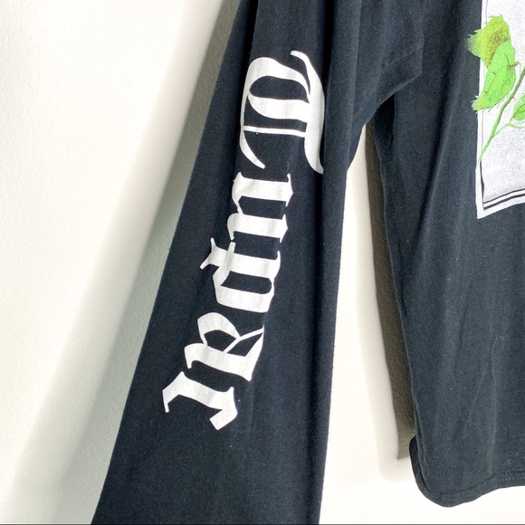 *SOLD* Tupac Black Long Sleeve Graphic Tee Top - Picture 4 of 6
